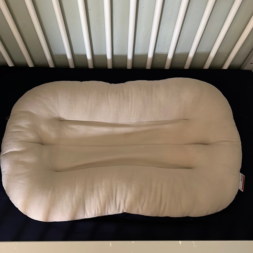 Tan snuggle me organic